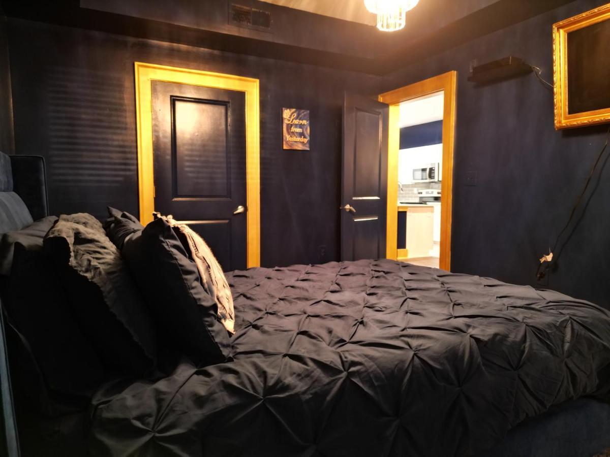 Live Like Royalty In Buckhead Apartment *
